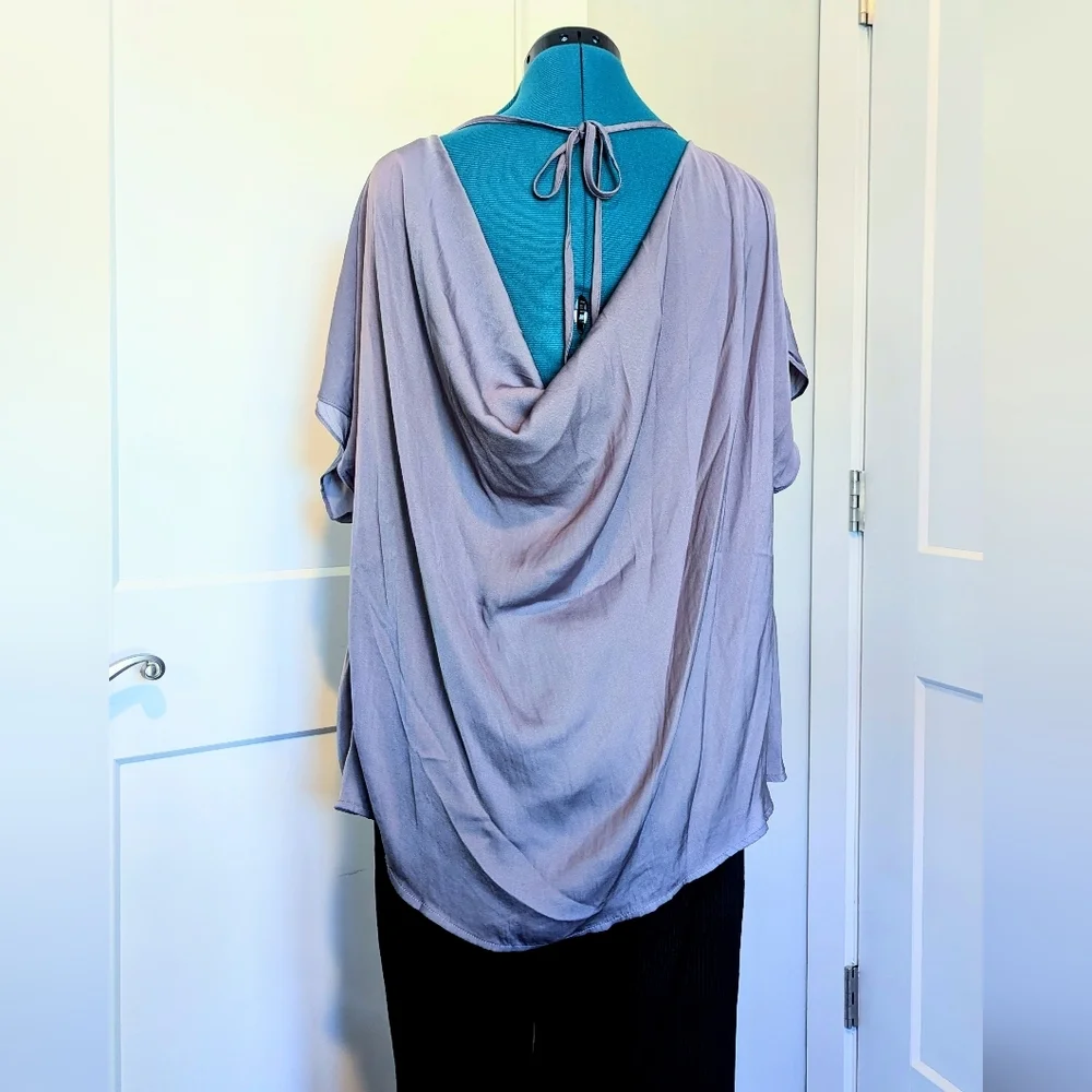 Banana Republic women's blouse Large silky cowl back dolman sleeves purple NWT - Picture 4 of 6